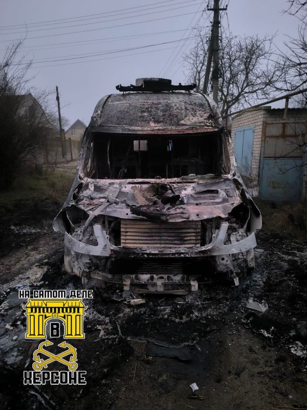 В Голой Пристани дрон ВСУ целенаправленно ударил по машине скорой помощи, медработники не пострадали, сообщил Владимир Сальдо