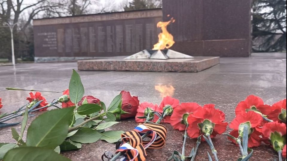 В День Неизвестного солдата памятные акции с участием депутатов и активистов «Единой России» проходят в большинстве округов Херсонской области