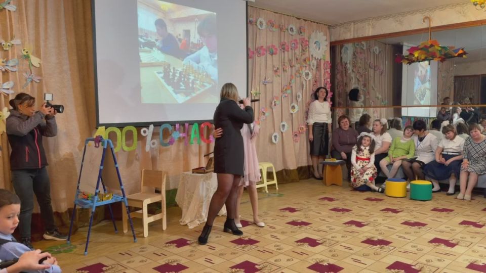 «Единая Россия» совместно с Росгвардией организовали акцию поддержки для воспитанников Алешкинского интерната