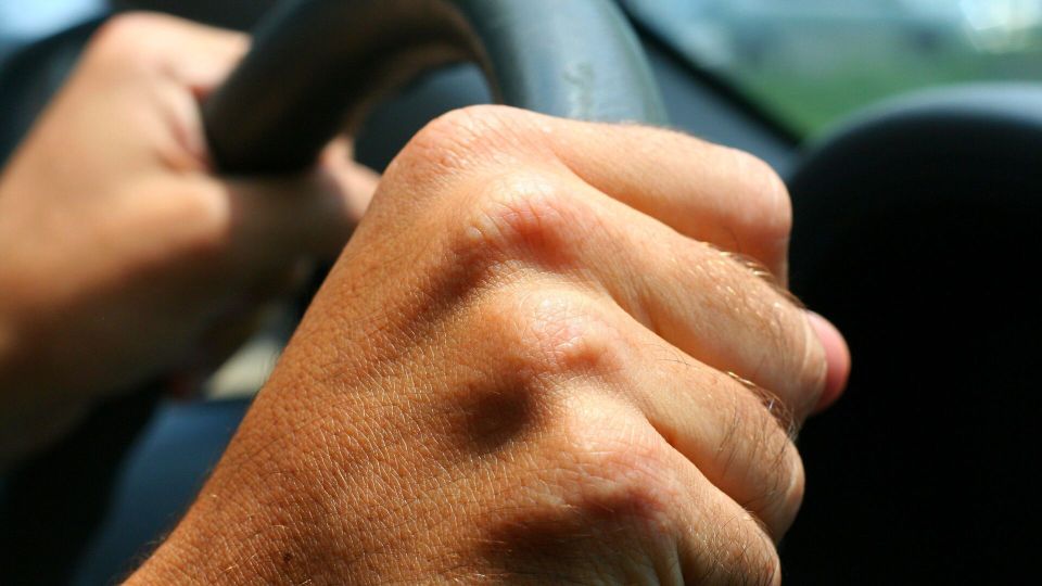 Дрон ВСУ атаковал автомобиль в Херсонской области, погибли люди - Сальдо