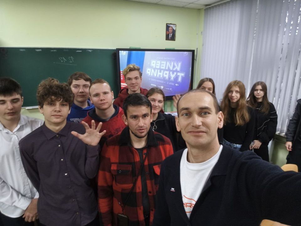 В Чернянской школе состоялся диалог о важности добровольчества