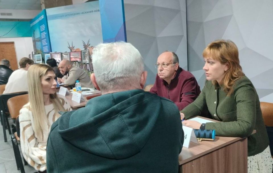 Светлана Красуля провела встречу с жителями Генического округа в формате мобильной приёмной Губернатора