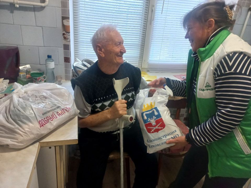 Активисты ТОС Каховского округа отметили День добровольца добрыми делами