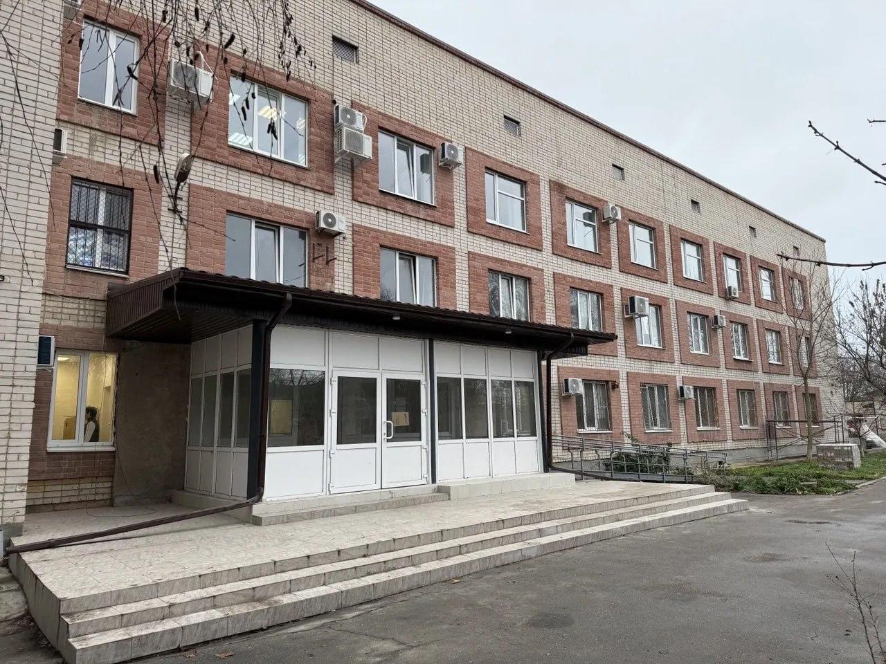 На завершающем этапе ремонт важного социального объекта: Терапевтического отделения Генической ЦРБ