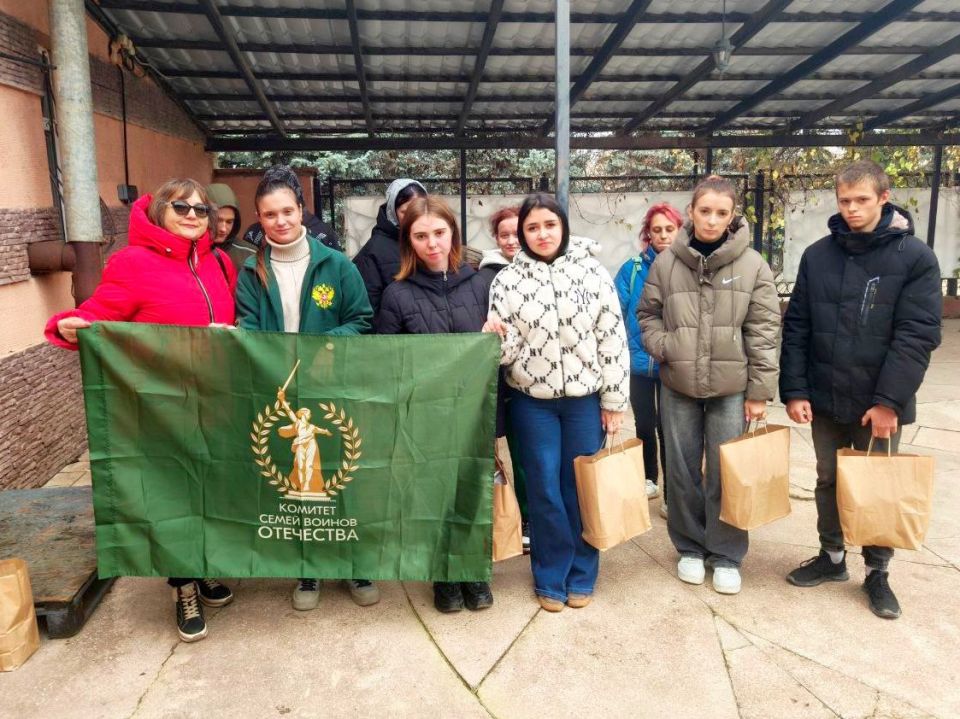 Студенты Чаплинска помогают фронту