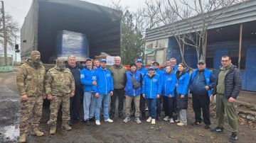 Бойцам 98-й дивизии ВДВ передали помощь волонтеры из Московской области при поддержке херсонской «Единой России»