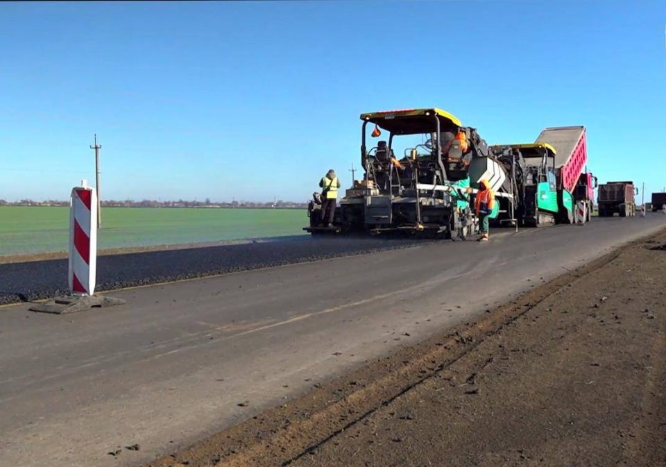 В Херсонской области капитально ремонтируют автодорогу от Федоровки до Нижних Торгаев