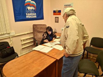 Прием граждан в селе Малокаховка провела депутат Каховского Совета депутатов от партии «Единая Россия» Наталья Колесник