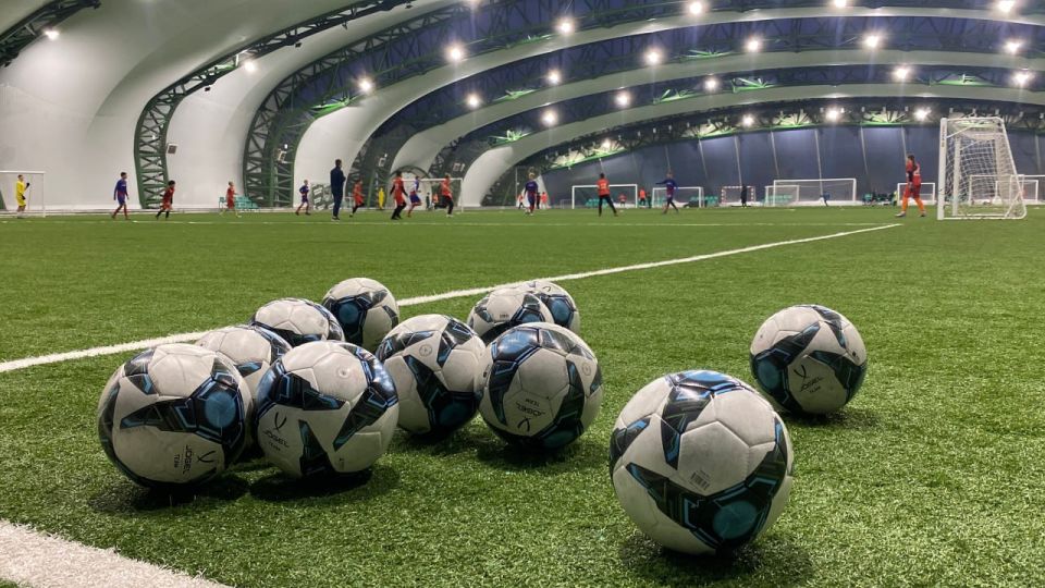 Новотроицкие призёры «Уличной лиги» сыграли дружеский матч с ребятами из Краснодара и обменялись опытом на поле