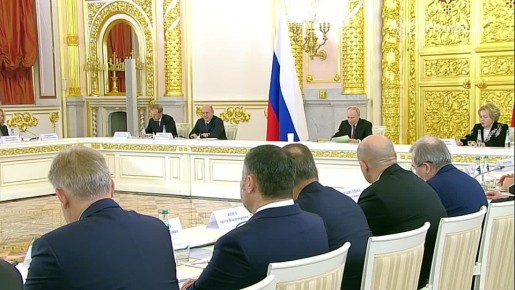 Необходимо поддерживать не только материнство, но и отцовство — Владимир Путин проводит в Кремле заседание с Советом по стратегическому развитию