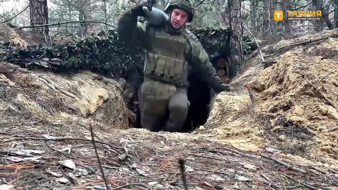 Расчет орудия "Мста-Б" группировки войск "Днепр" уничтожил пункт управления БПЛА с личным составом ВСУ в Херсонской области