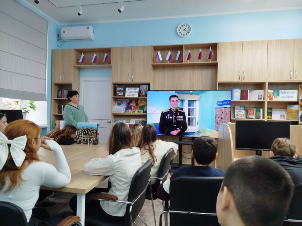 «Героям Отечества слава»: литературный час в Стрелковской библиотеке