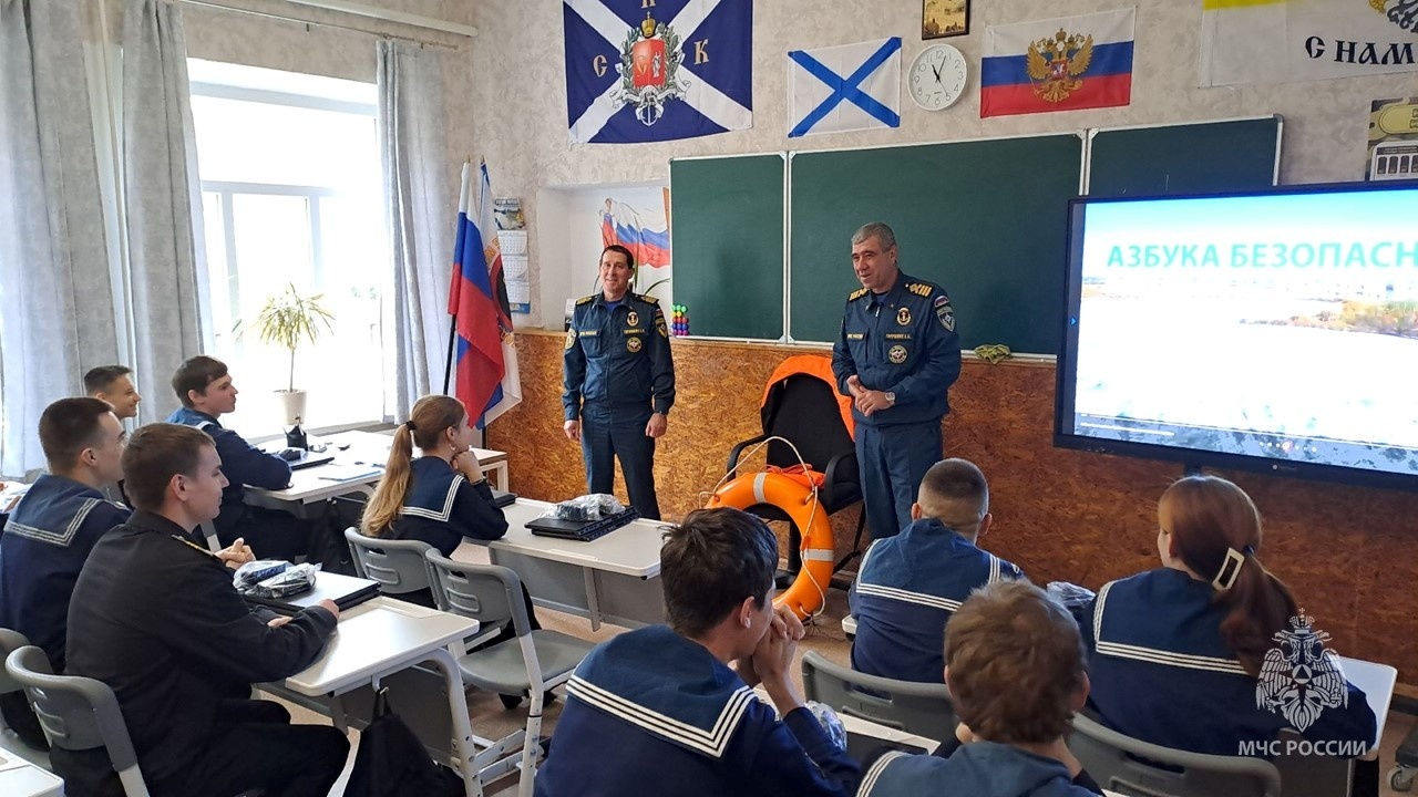 Инспекторы Центра ГИМС о правилах безопасности на воде