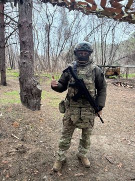 День Героев Отечества. Дата, объединяющая разные эпохи и судьбы людей, которые в трудные моменты истории делали выбор - служить своей стране так, как подсказывали им честь и совесть