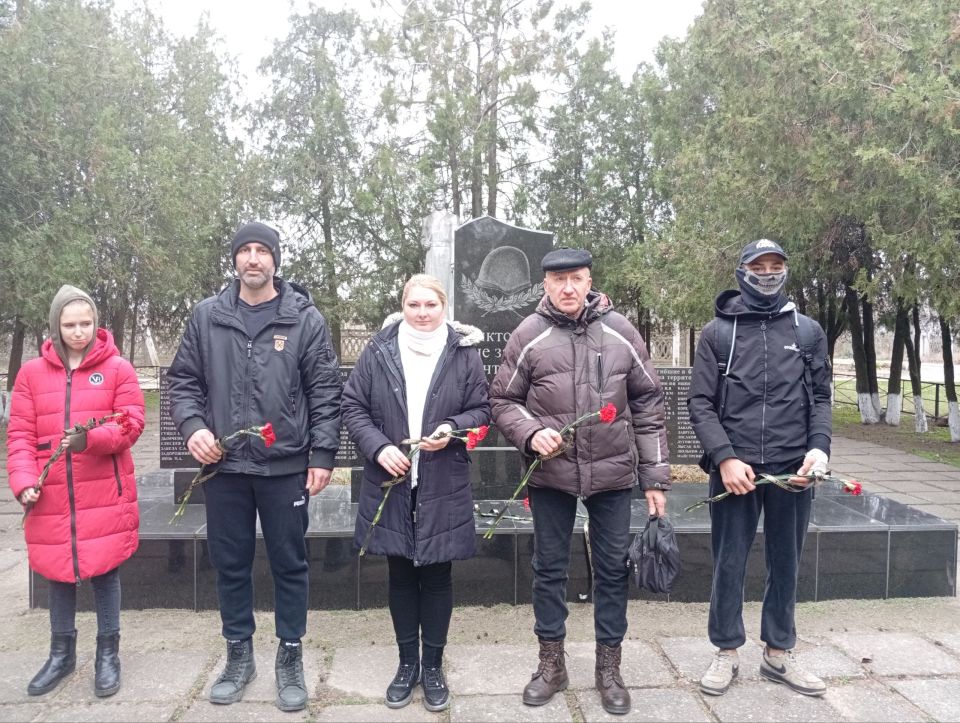 С Днём Героев Отечества! Помним и гордимся!