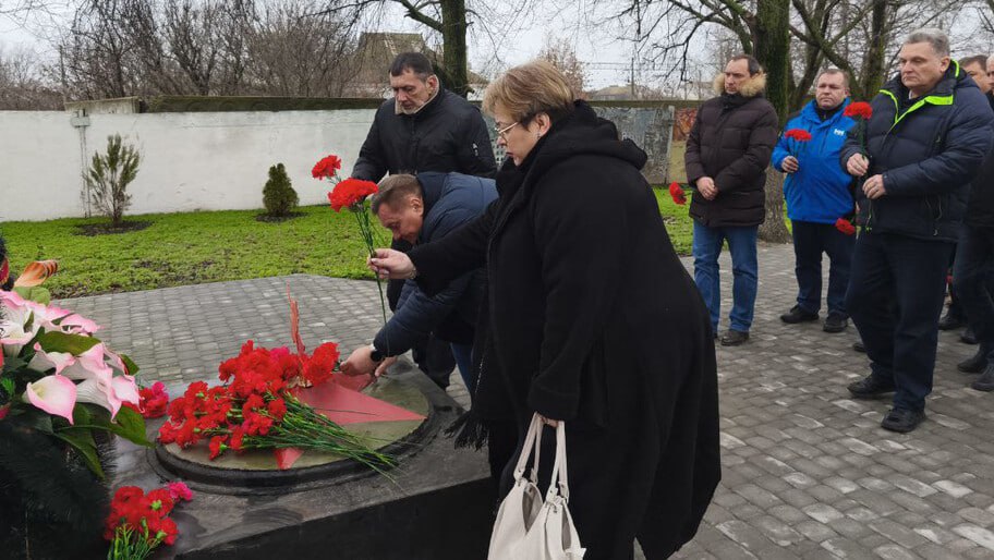 Сотрудники «Облводканала» провели памятные акции ко Дню Героев Отечества