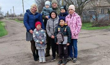 Школьники села Красный Подол поздравили участников СВО с Днем Героев Отечества