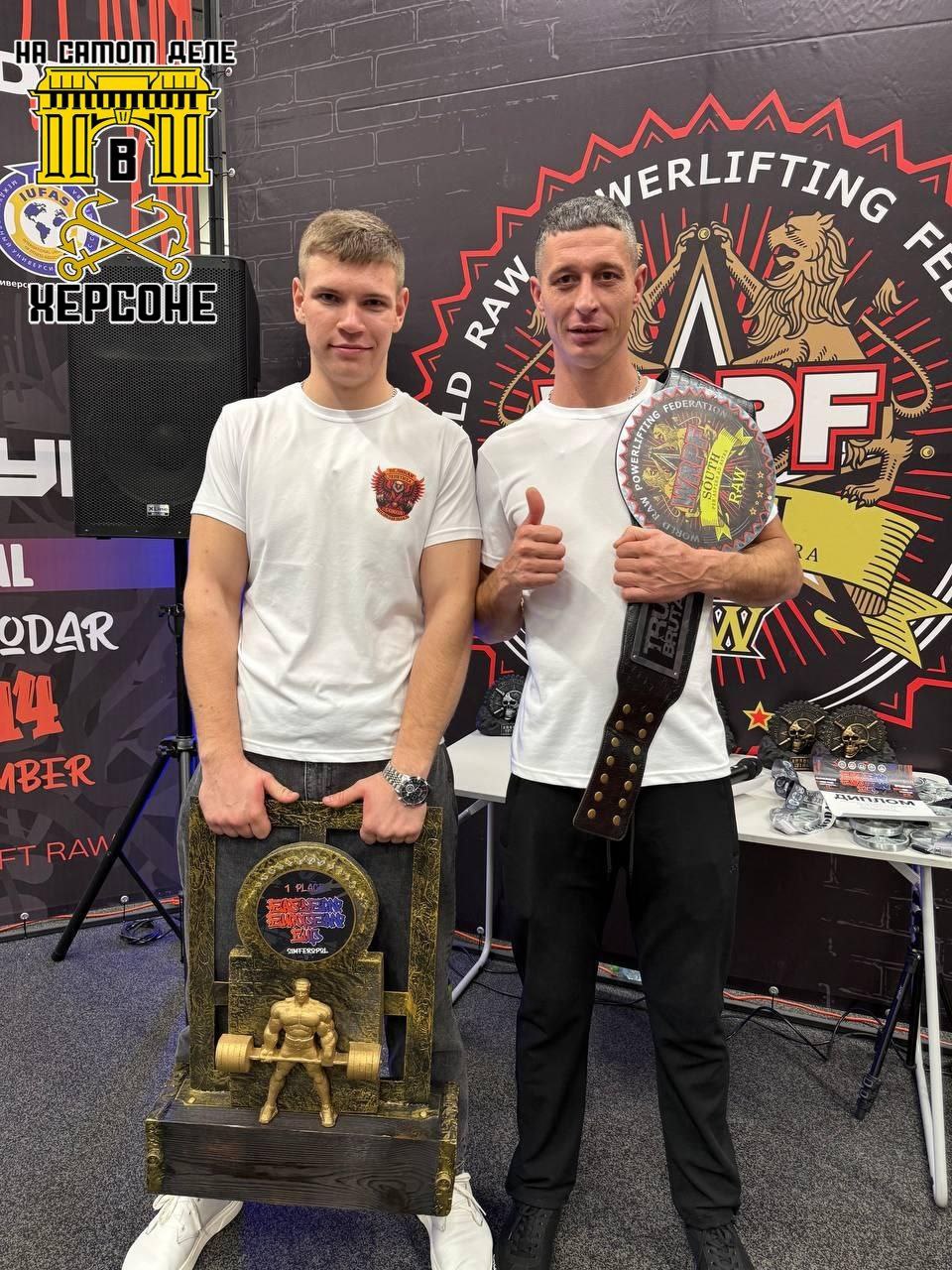 Команда "Сокол" из Великолепетихского округа триумфально завоевала Кубок Восточной Европы по силовому спорту в Симферополе!
