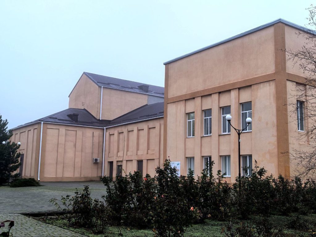 В Нижних Серогозах восстанавливают Дом культуры и создают модельную библиотеку