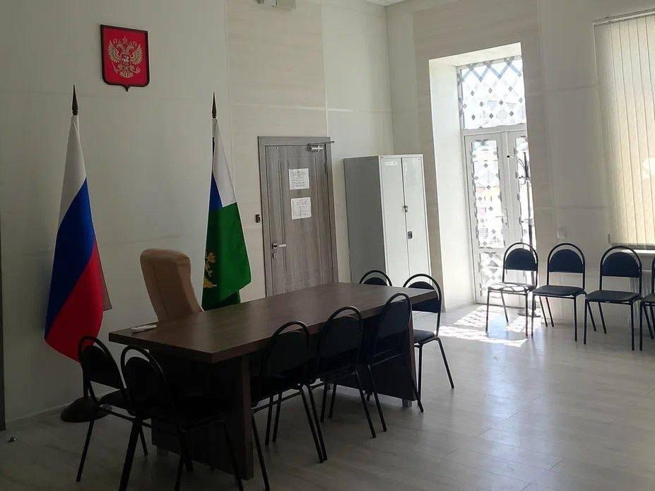 Технадзор контролирует завершение капремонта административного здания в Геническе