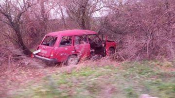 Два мирных жителя погибли при ударе по машине на Херсонщине