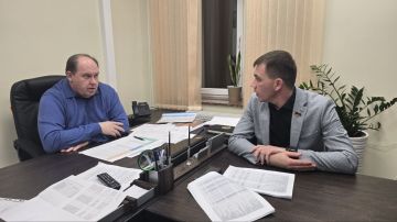 Руководитель фракции КПРФ в Херсонской областной Думе Рамиль Замалетдинов провёл рабочую встречу с Первым заместителем Председателя Правительства Херсонской области Виталием Булюком