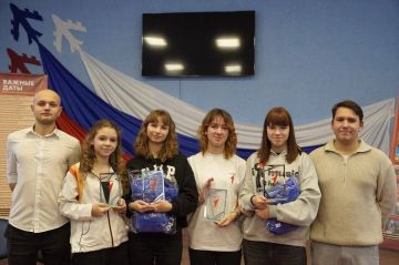 В Геническе состоялась региональная «Премия Первых», где наградили самых инициативных участников Движения Первых и их наставников