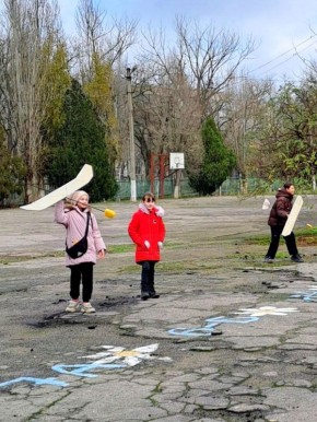 Ко Дню Конституции: урок авиамоделирования в Скадовске