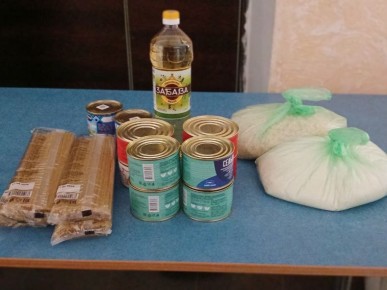 Чуть больше четырехсот продуктовых комплектов выдали в Каменском территориальном отделе