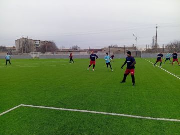 14 декабря в рамках четвертого тура областного чемпионата по футболу 88 среди любительских команд состоялся захватывающий матч, в котором команда "Рубановка" из Великолепетихского округа встретилась с командой «Ветеран» из...