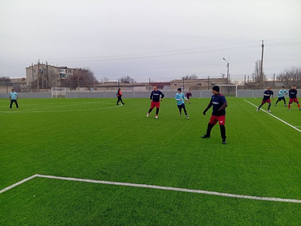 14 декабря в рамках четвертого тура областного чемпионата по футболу 88 среди любительских команд состоялся захватывающий матч, в котором команда "Рубановка" из Великолепетихского округа встретилась с командой «Ветеран» из...