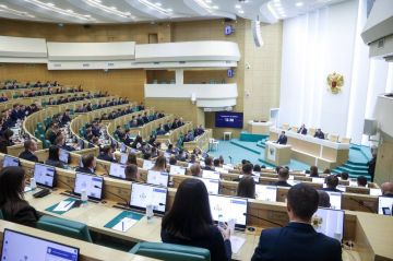 Пленарное заседание в стенах Совета Федерации