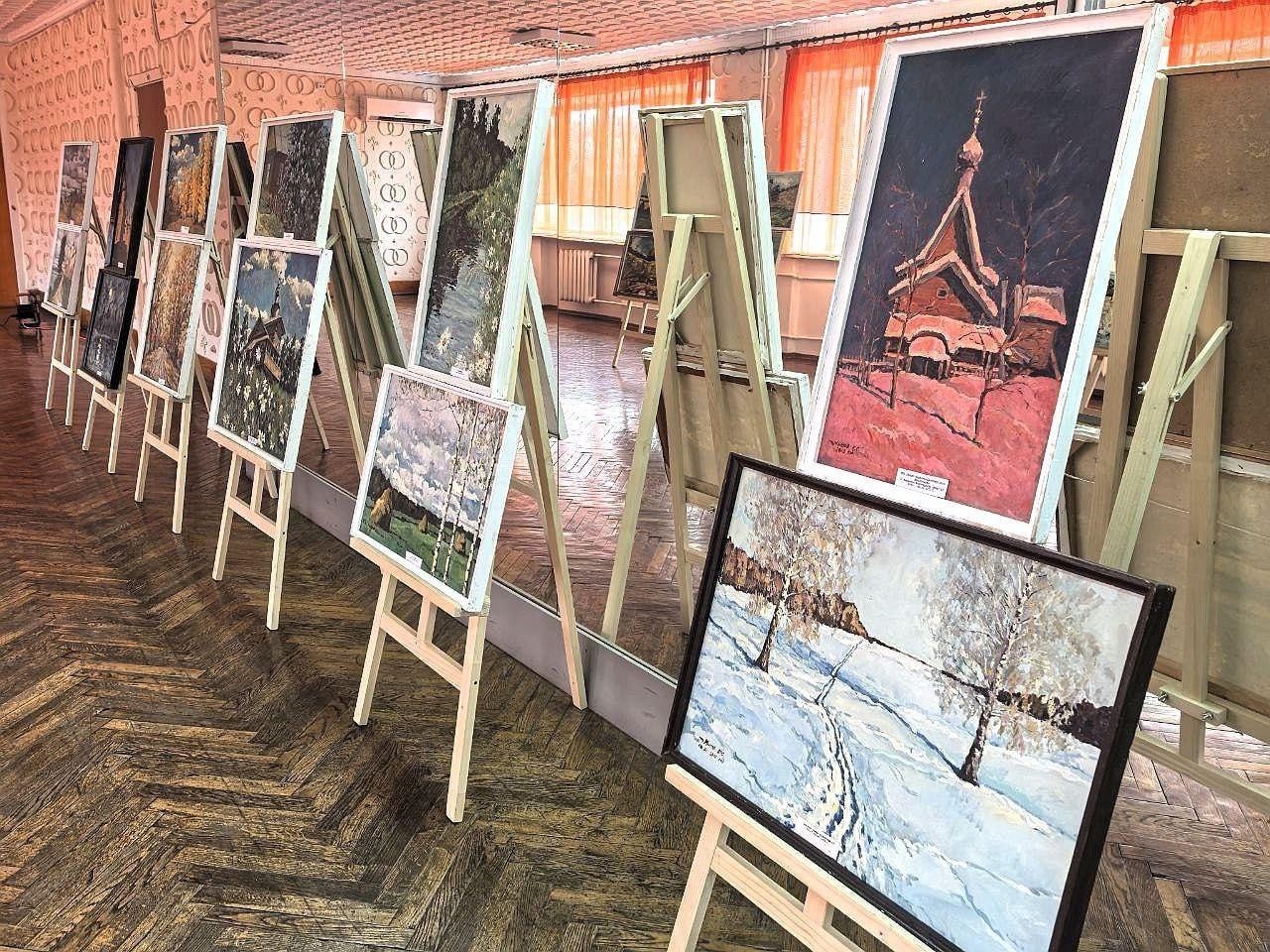 Выставка местного художника Евгения Мысова