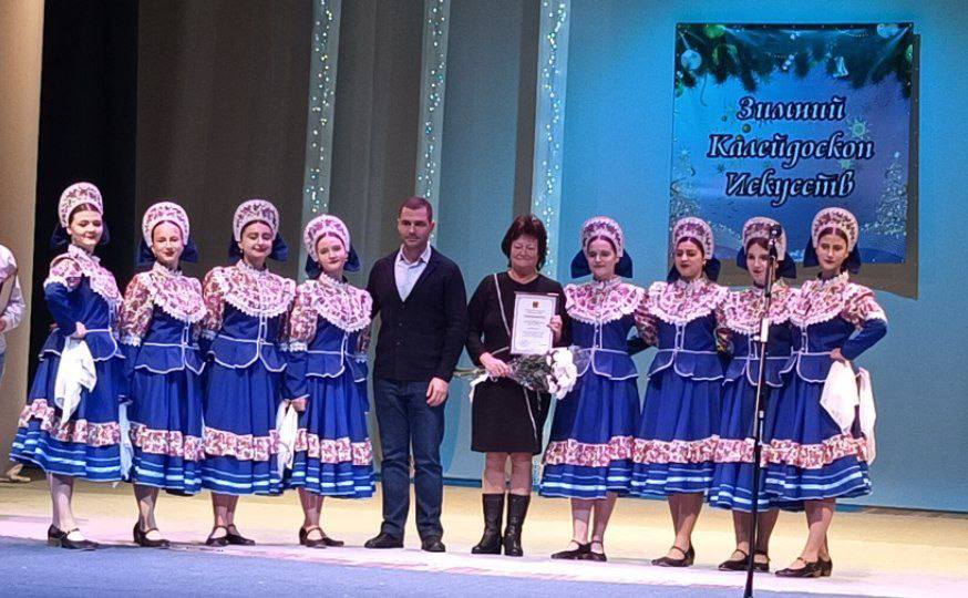 Министр культуры Херсонской области вручил коллективу «Фантазия» свидетельства о присвоении почётного звания «Образцовый коллектив Херсонской области»