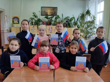 Школьники и студенты воссоединенных регионов обсудили значимость уважительного отношения к законам