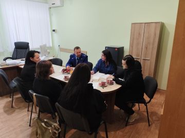 В Каховском районе прокуратура провела приём для жён военнослужащих СВО
