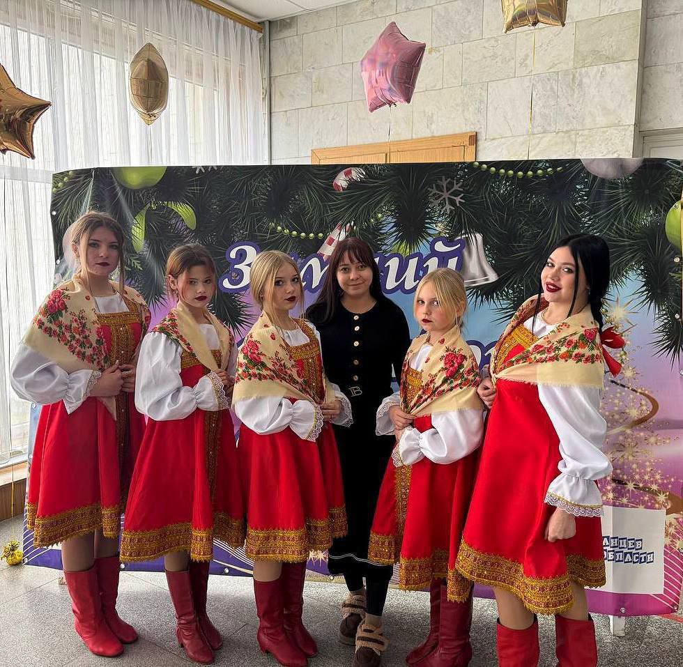 Участники Марьяновского танцевального коллектива "Искры" выступили на региональном фестивале "Зимний калейдоскоп искусств", который прошел в Скадовске, и завоевали два вторых и третье места