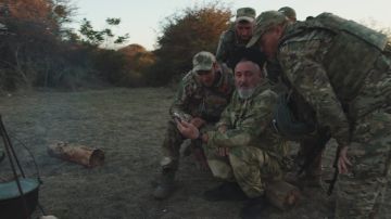 О простой истине армии. Только объединившись мы способны сломить любого врага