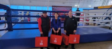 Юные боксеры Геническа получили мастер-класс от тренера из Краснодарского края