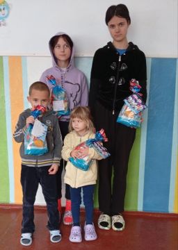 Воспитанники Новокиевского социально-реабилитационного центра получили новогодние подарки от Мордовии