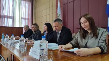 Ольга Осипенко: Совместно с коллегой — депутатом Херсонской областной Думы Владимиром Косовым приняла участие в заседании Совета депутатов Новотроицкого округа