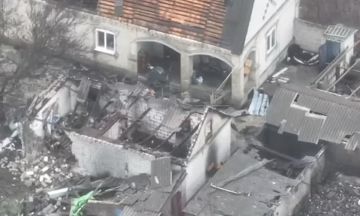 Наш боец уничтожает двух боевиков из засады