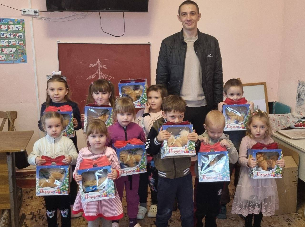 Подарки и внимание — детям Воскресеновки