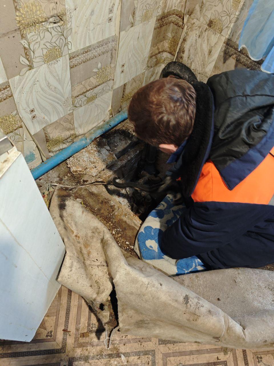 Бригада рязанского водоканала отремонтировала водоснабжение в двух домах Крестовки