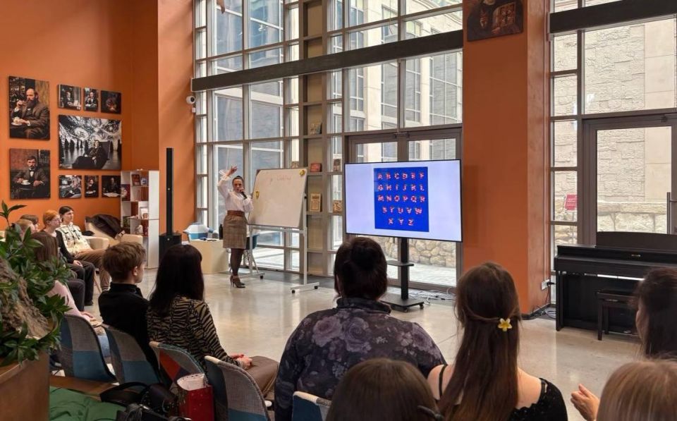 Херсонская молодёжь создаёт новогоднее настроение