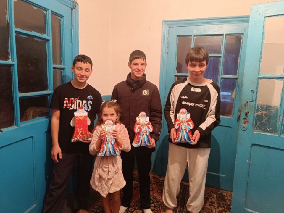 Скадовская епархия передала новогодние подарки для детей округа