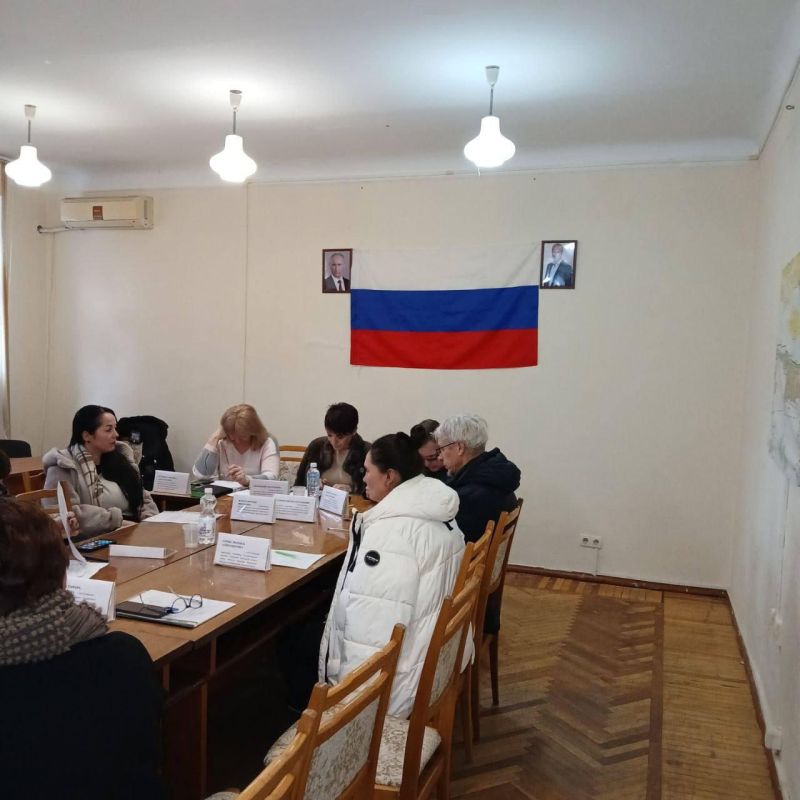 Заседание комиссии по делам несовершеннолетних в Новой Каховке