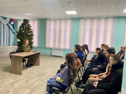 В Нижних Серогозах офицер СК России провел лекцию в школе
