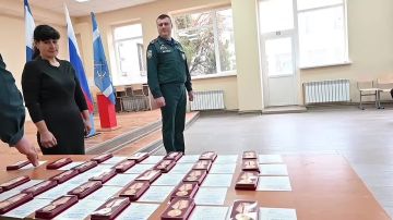 В Скадовске чествовали спасателей и муниципальных служащих