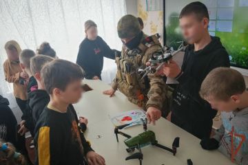 Росгвардейцы провели уроки мужества для школьников Херсонской и Запорожской областей